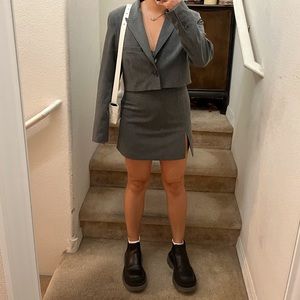 Must have mini skirt grey
